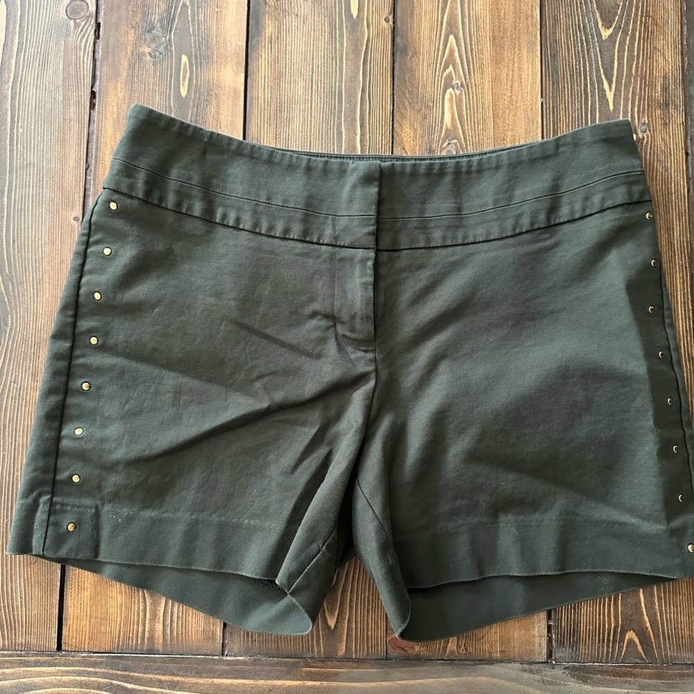 Apt. 9 Green Shorts with Tailored Design
